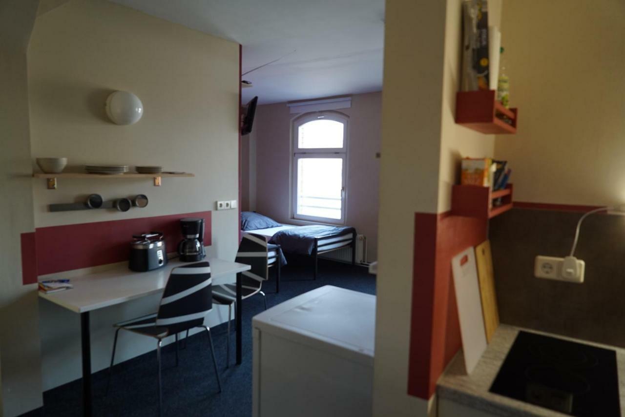 Klassmo Kulturcafe&Gaestehaus Mit Kulturwerkstatt Luckenwalde Bagian luar foto