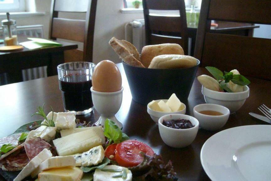 Klassmo Kulturcafe&Gaestehaus Mit Kulturwerkstatt Luckenwalde Bagian luar foto